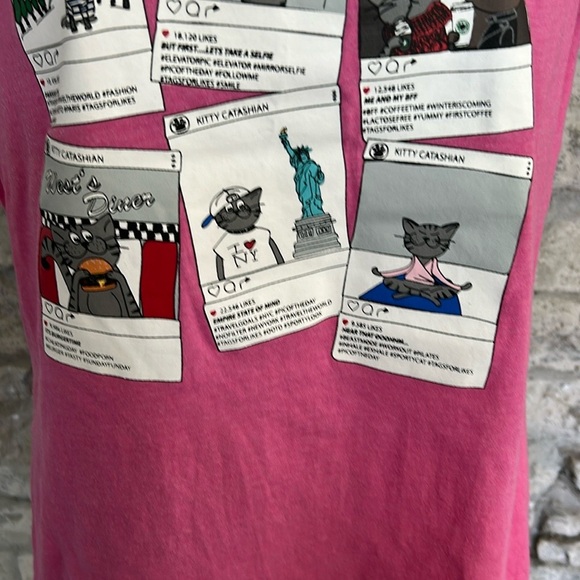 Tee with Cat Graphic Design - Picture 5 of 7